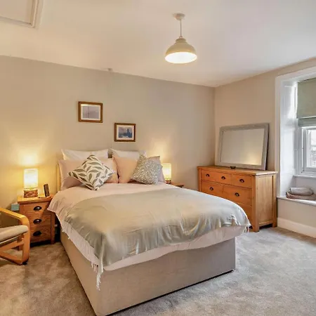 Cathow Semesterbostad *